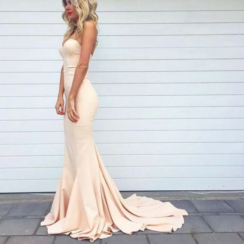 Bridelily Simple Nude Mermaid Sweetheart-Neck Sleeveless Long Prom Dresses